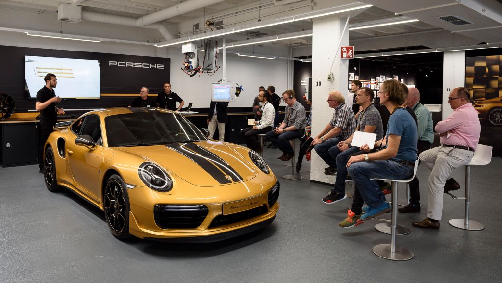 911 Turbo S Exclusive Series (3)