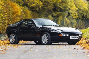 LOT NO. 203 - 1988 PORSCHE 928 SE