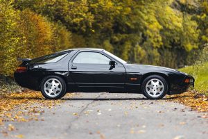 LOT NO. 203 - 1988 PORSCHE 928 SE side